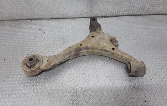 Honda CR-V Front lower control arm/wishbone