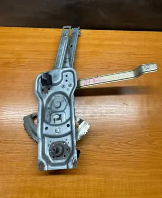 BMW 5 E34 Rear door manual window regulator 51341944