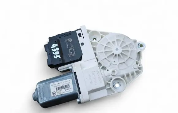 Volkswagen PASSAT CC Rear door window regulator motor 3C0959795B 3C8959703C