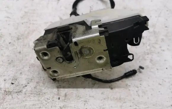 Renault Megane IV Front door lock