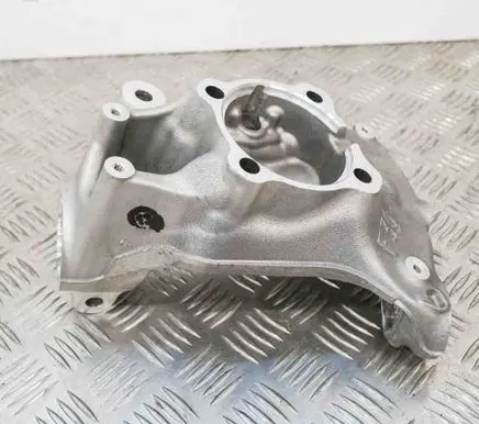 Front wheel hub