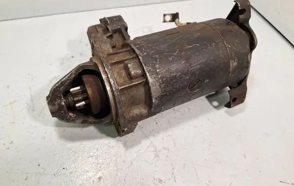 Mercedes-Benz W123 Starter motor 001814027