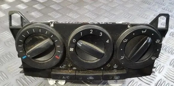 Mazda 5 Climate control unit M1900CC33F09 HCC33