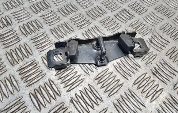 Ford Focus Loading door lock loop/hook striker 3m51r404b12