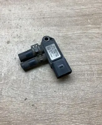 Volkswagen Touran I Exhaust pressure sensor 076906051A