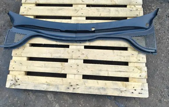 Volkswagen PASSAT CC Wiper trim 3C8819404