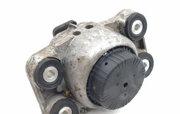 Land Rover Range Rover L405 Engine mount bracket