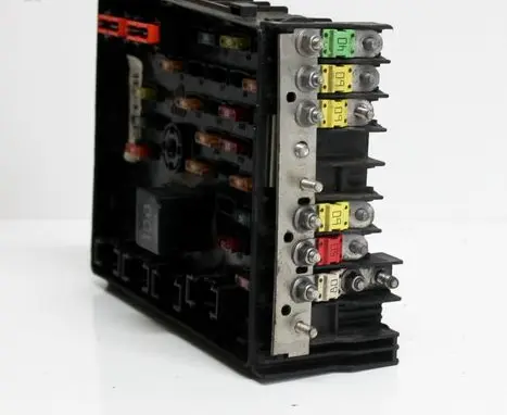 Volkswagen PASSAT B6 Fuse box set 3C0937125