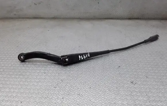 Opel Corsa D Front wiper blade arm 13182325