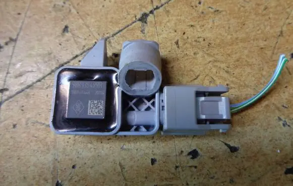 Renault Twingo III Airbag deployment crash/impact sensor 988339499R 5WK44444