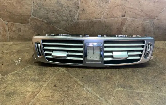Mercedes-Benz CLS C218 X218 Dashboard air vent grill cover trim A2188300764