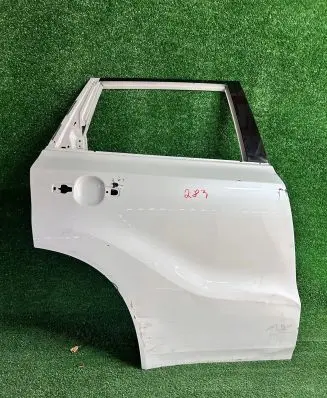 Suzuki Vitara (LY) Rear door