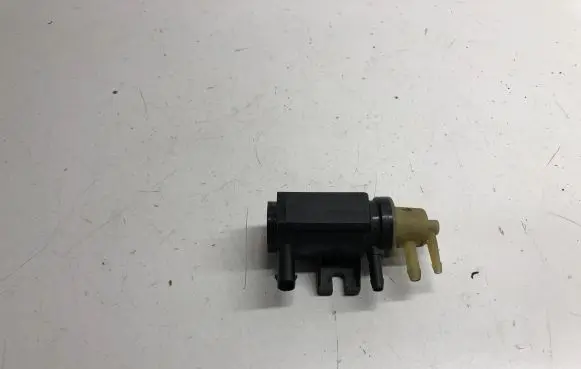 Mercedes-Benz C W204 Turbo solenoid valve A0091533128