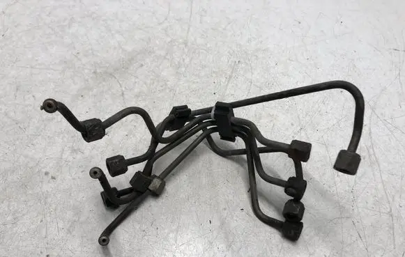 Volvo V70 Fuel injector supply line/pipe 