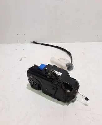 Volkswagen Caddy Front door lock 3D1837015