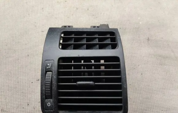 Volkswagen Touran I Dash center air vent grill 1T0819704a