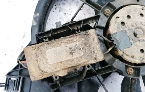 Coolant fan relay