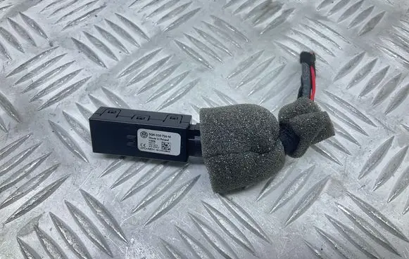 Skoda Octavia Mk3 (5E) USB socket connector 5Q0035726M