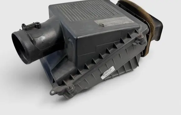 Chevrolet Suburban Air filter box