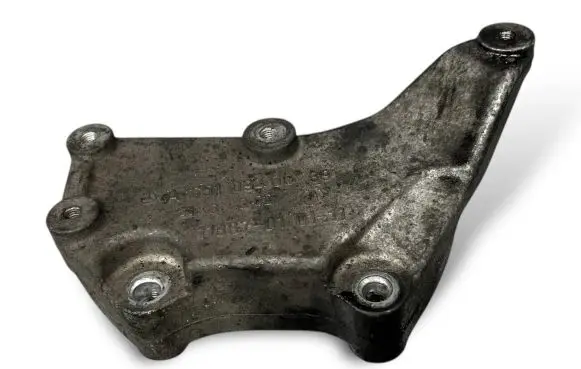 Mercedes-Benz Vito Viano W639 Engine mounting bracket A6510940039 11387010111