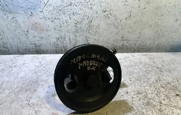 Mitsubishi Pajero Power steering pump MR448507 8Y257128