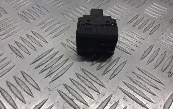Volkswagen Polo IV 9N3 Headlight level adjustment motor 6Q0941333B