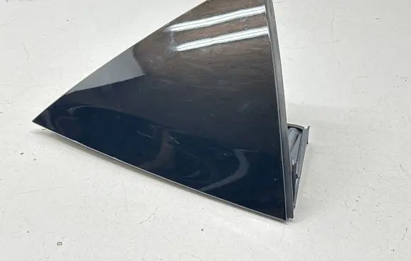 Chrysler Pacifica Tailgate trim 68227308AD 107854RH