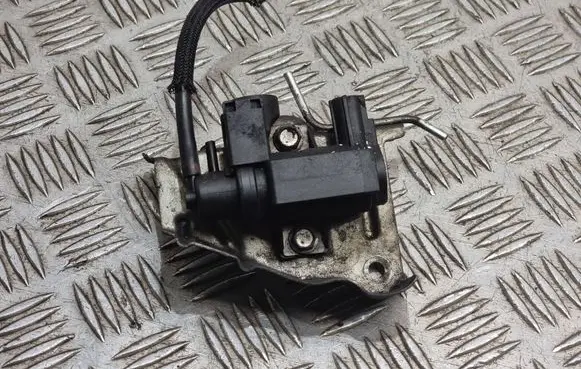 Toyota Avensis T250 Turbo solenoid valve 258190R010