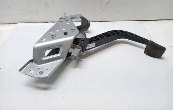Opel Zafira B Clutch pedal 13192503