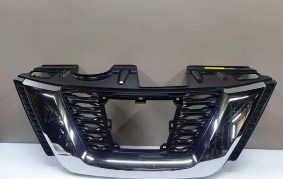 Nissan X-Trail T32 Front bumper upper radiator grill 623106FR0C