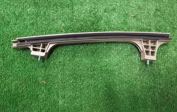 Hyundai Kona I Rear door windshield rail 83550-J9000