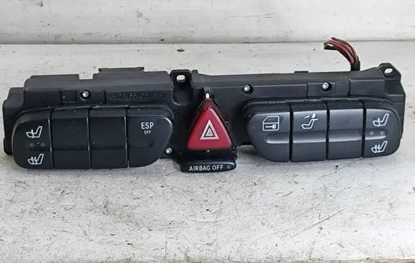 Mercedes-Benz C W203 Hazard light switch 2038208110 10541872001 3306090101