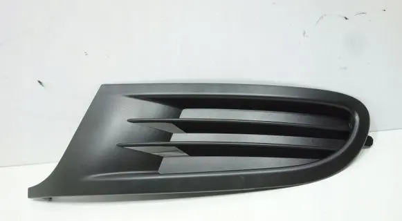 Volkswagen Golf VI Front bumper lower grill 5K0853665A
