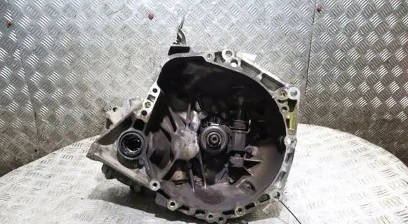 Toyota Aygo AB10 Manual 5 speed gearbox 200TT01