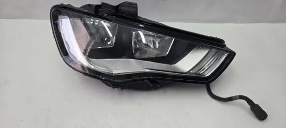 Audi A3 S3 8V Headlight/headlamp 8V0941004A 01074004AK