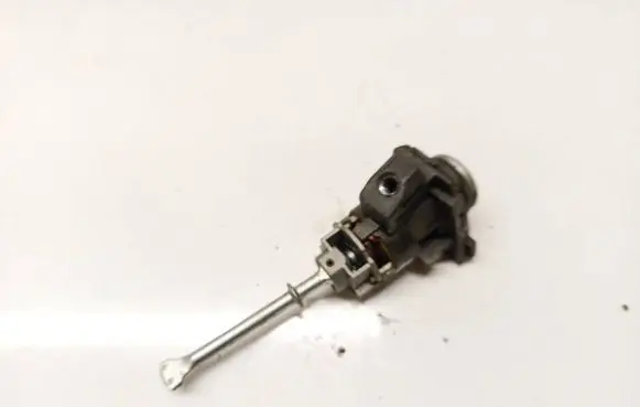 Hyundai Tucson IV NX4 Front door lock (next to the handle) 