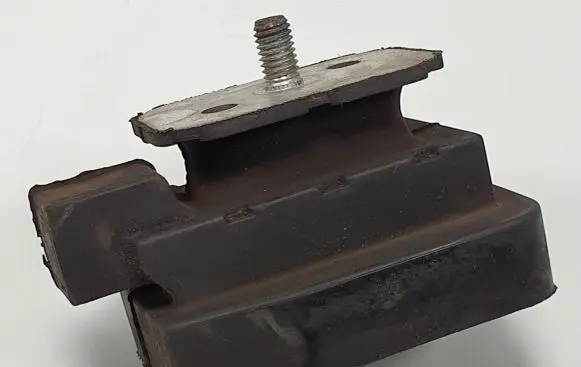 BMW 6 E63 E64 Gearbox mount 6773825