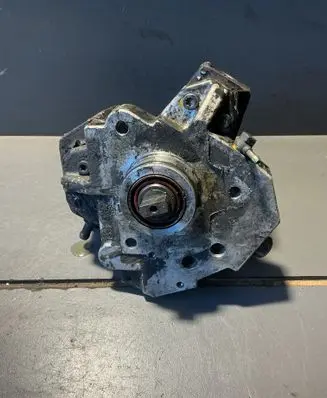 Volvo V70 Fuel injection high pressure pump 8689590 0445010043 007315