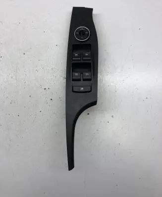 Hyundai i40 Electric window control switch 935703Z300 39R4911000 39R4901300