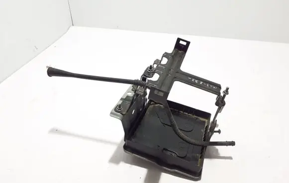 Battery bracket