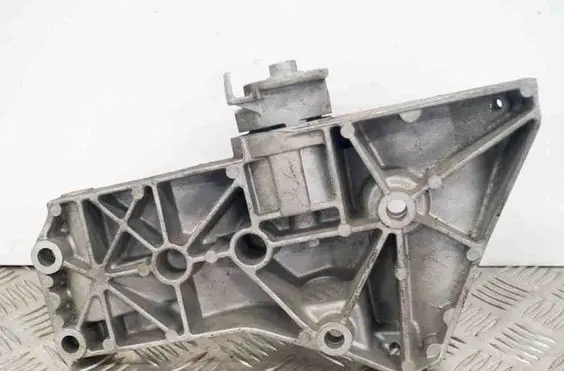 Volkswagen Golf V Other engine bay part