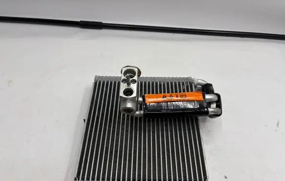 Volvo XC40 Air conditioning (A/C) radiator (interior) 