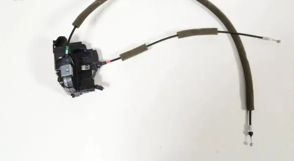 Nissan Note (E12) Rear door lock 281A3