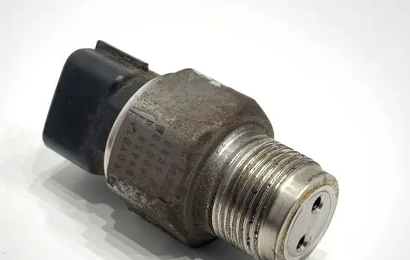 Toyota Corolla Verso E121 Fuel pressure sensor 89458-600101