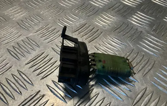 Volkswagen II LT Heater blower motor/fan resistor 