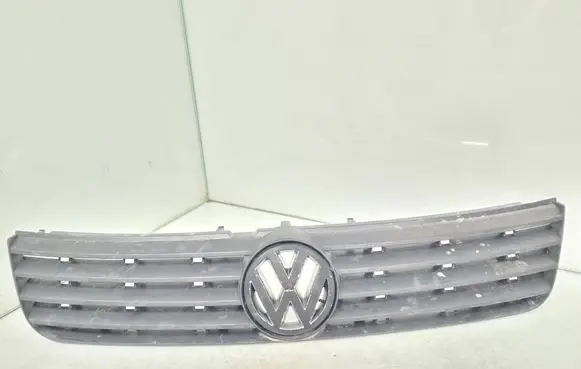 Volkswagen PASSAT B5 Front bumper upper radiator grill 3B0853601
