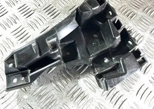 Volvo V60 Front bumper mounting bracket 31323833