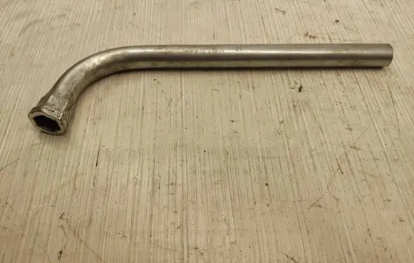 Volkswagen PASSAT CC Wheel nut wrench 