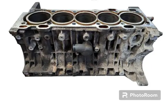 Volvo XC90 Engine block 31104756