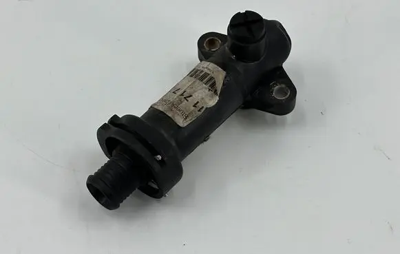 BMW 5 E60 E61 EGR thermostat 7787870 11717787870